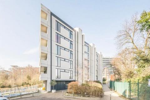 Colonial Drive, London, W4