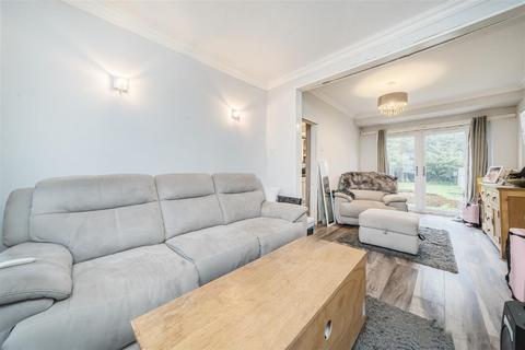 3 bedroom semi-detached house for sale, Wood End Gardens Northolt, UB5 4QL