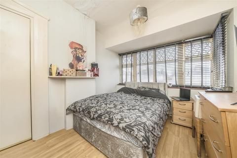 undefined, Wood End Gardens Northolt, UB5 4QL