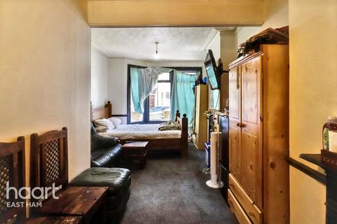 undefined, Charlemont Road, London