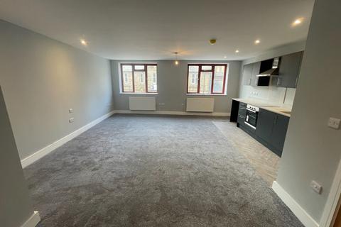 Studio to rent, Manor Lane, Shipley, BD18