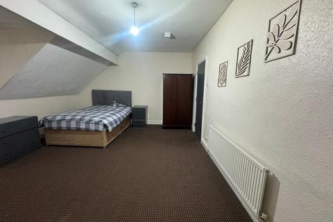 undefined, 2 Rooms In Oakfield Road, Balsall heath, B12