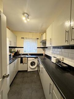 2 bedroom flat to rent, Uvedale Road, Dagenham RM10