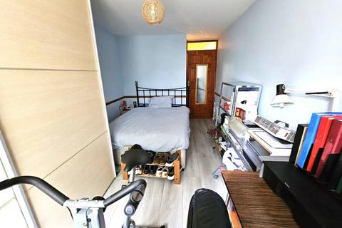 1 bedroom flat for sale, Hanger View Way, London W3