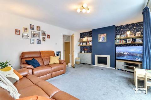 3 Guys Close, Tamworth, B79 8LA
