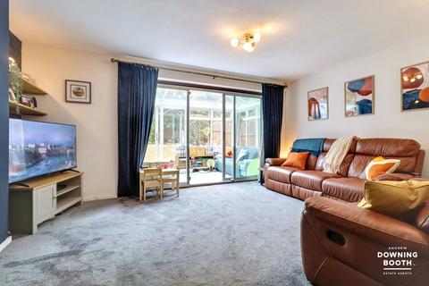 3 Guys Close, Tamworth, B79 8LA