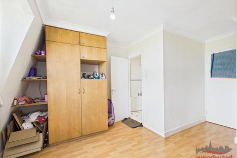 2 bedroom apartment for sale, Lower Road, Harrow