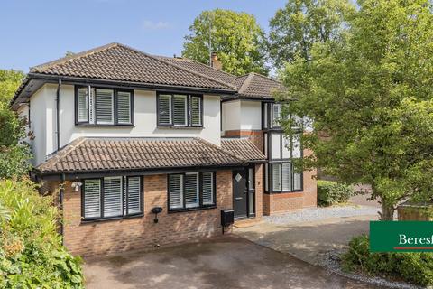 8 Halstead Way, Hutton, Brentwood, CM13 1YQ
