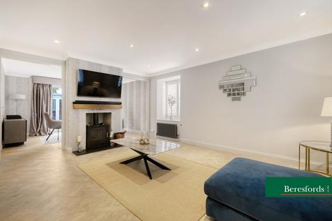 8 Halstead Way, Hutton, Brentwood, CM13 1YQ