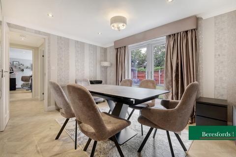 8 Halstead Way, Hutton, Brentwood, CM13 1YQ