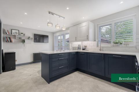 8 Halstead Way, Hutton, Brentwood, CM13 1YQ