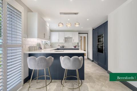 8 Halstead Way, Hutton, Brentwood, CM13 1YQ