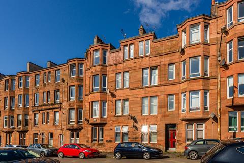 1 bedroom flat for sale, 11 Mannering Road, Flat 2/3, Shawlands, Glasgow, G41 3TB
