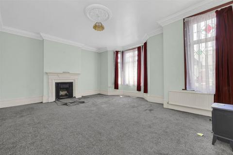 5 bedroom semi-detached house for sale, Sellons Avenue, London NW10