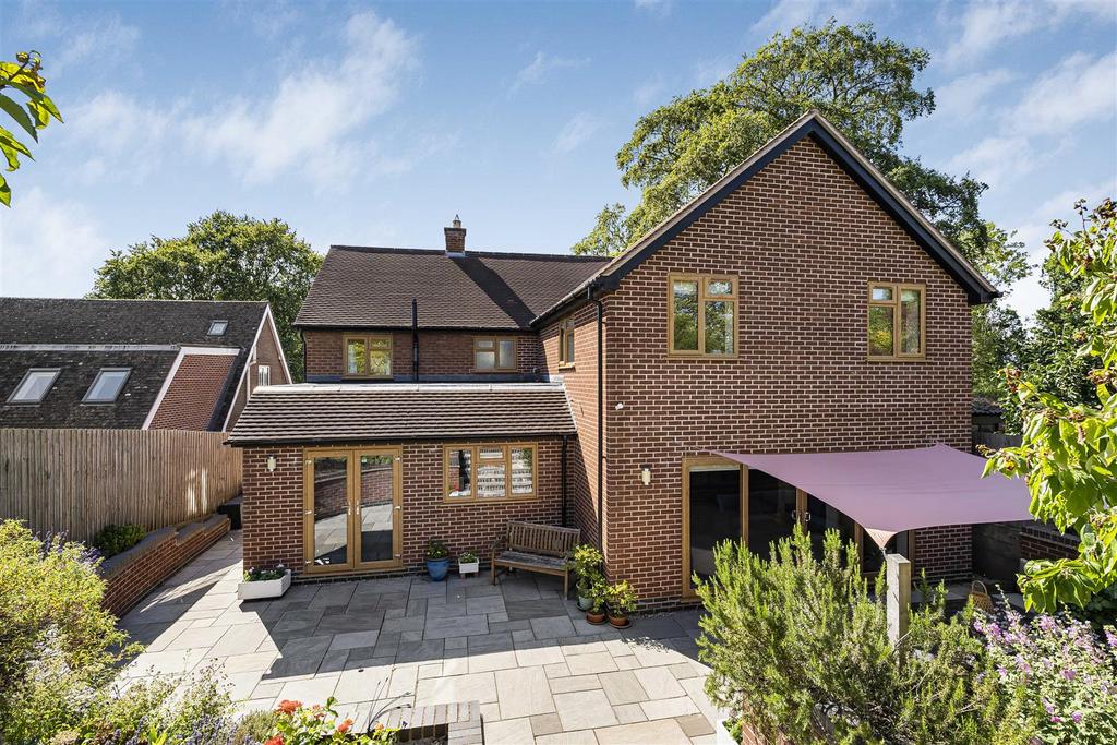 Rear Aspect Photo