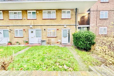 2 bedroom maisonette for sale, West Close, London N9