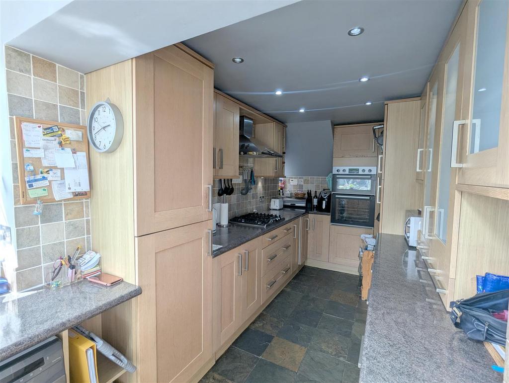 Kitchen 3.jpg