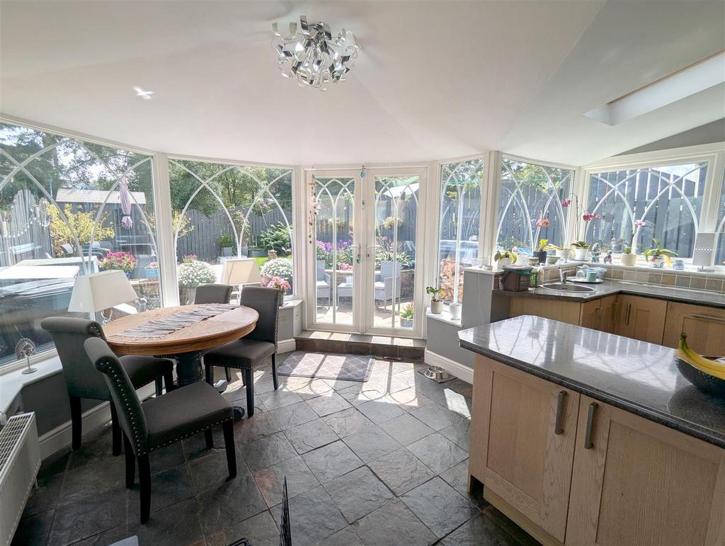 Kitchen Diner 2.jpg