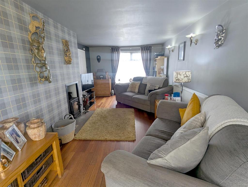 Living Room 2.jpg