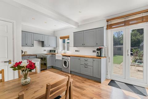 3 Westbury Road, London, SE20 7QL