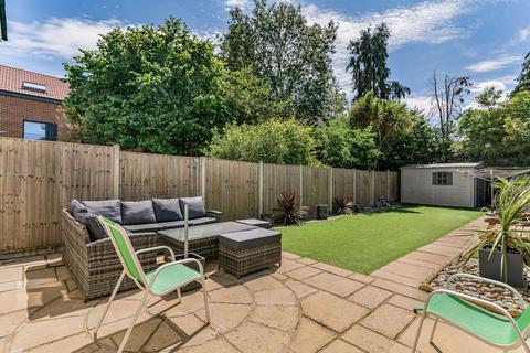 3 Westbury Road, London, SE20 7QL