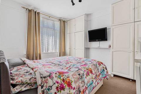 3 Westbury Road, London, SE20 7QL