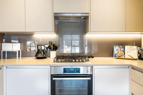 1 bedroom flat for sale, Syresham Gardens, The Gatehouse, RH16