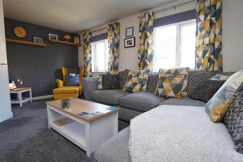 4 bedroom semi-detached house for sale, Fagley Rise, Eccleshill, Bradford