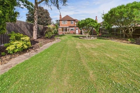 3 bedroom detached house for sale, Curzon Avenue, Birstall, Leicestershire