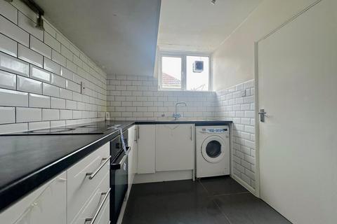 2 bedroom flat for sale, Canadian Avenue, London, SE6