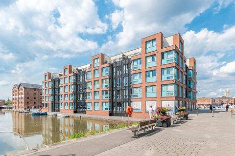 undefined, Barge Arm, Gloucester Docks