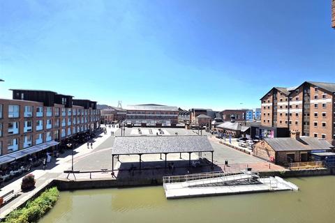 undefined, Barge Arm, Gloucester Docks
