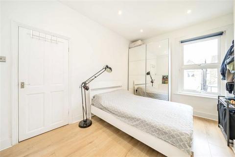 2 bedroom flat for sale, Ash Grove, London NW2