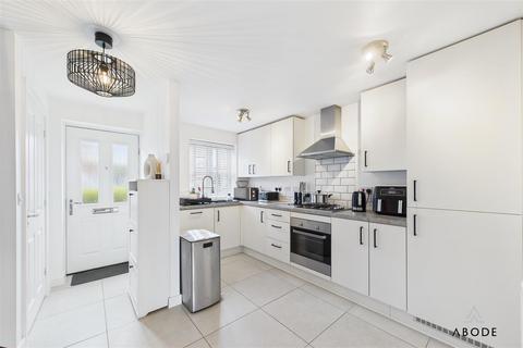 46 Cascade Close, Burton-on-trent, DE14 1DX