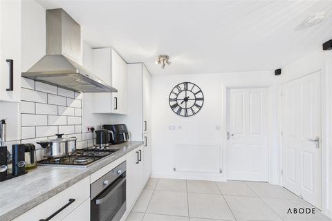 46 Cascade Close, Burton-on-trent, DE14 1DX