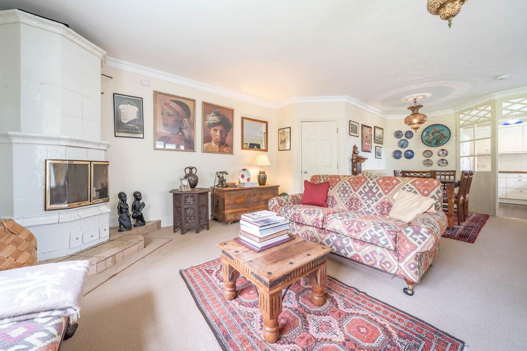 Sitting dining room