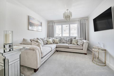 45 Carter Drive, Romford, RM5 2PH