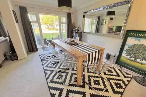 2 bedroom flat for sale, The Avenue, Branksome Park, Poole, BH13