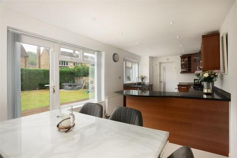 43 Barfield Crescent, Leeds, LS17 8RU