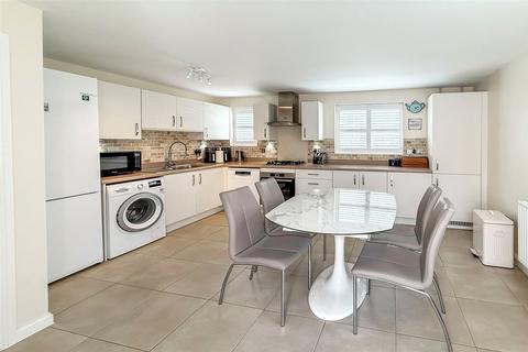 4 bedroom detached house for sale, Suter Gardens, Littlehampton, West Sussex