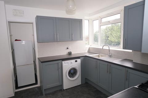 2 bedroom flat to rent, Longbridge Road, Barking