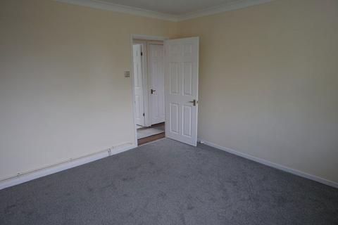 2 bedroom flat to rent, Longbridge Road, Barking