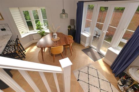 10 Webb Close, Springfield, Chelmsford, CM2 6GQ