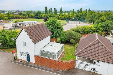 10 Webb Close, Springfield, Chelmsford, CM2 6GQ