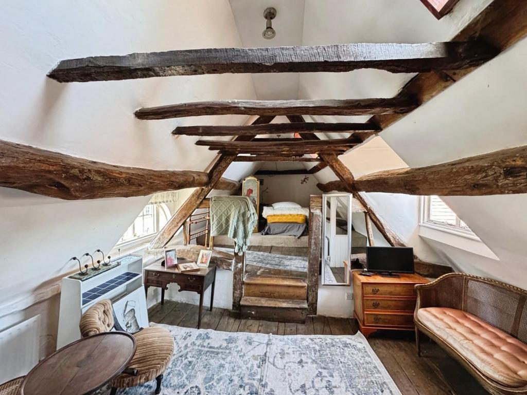 Attic Room.jpg