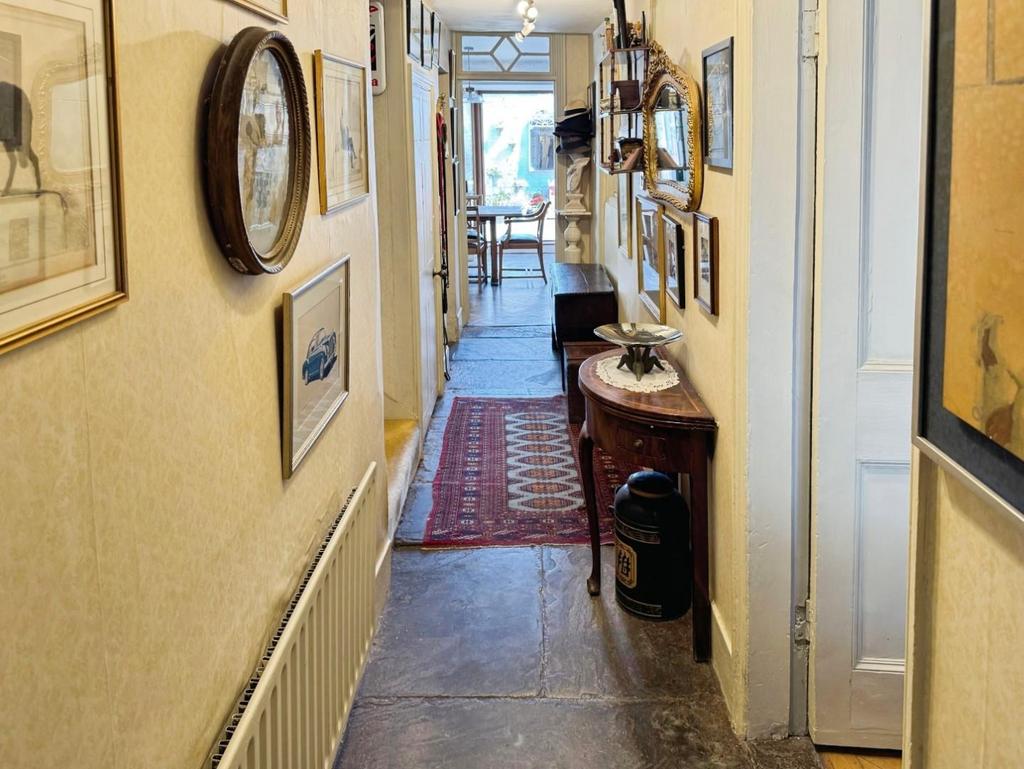 Hallway.jpg
