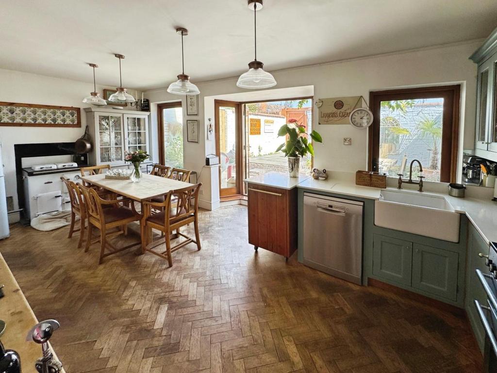 Kitchen Diner.jpg