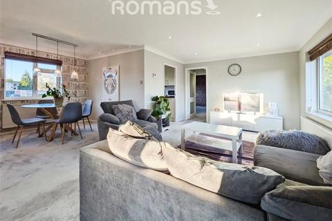 2 bedroom maisonette for sale, Hawthorn Crescent, Hazlemere, High Wycombe