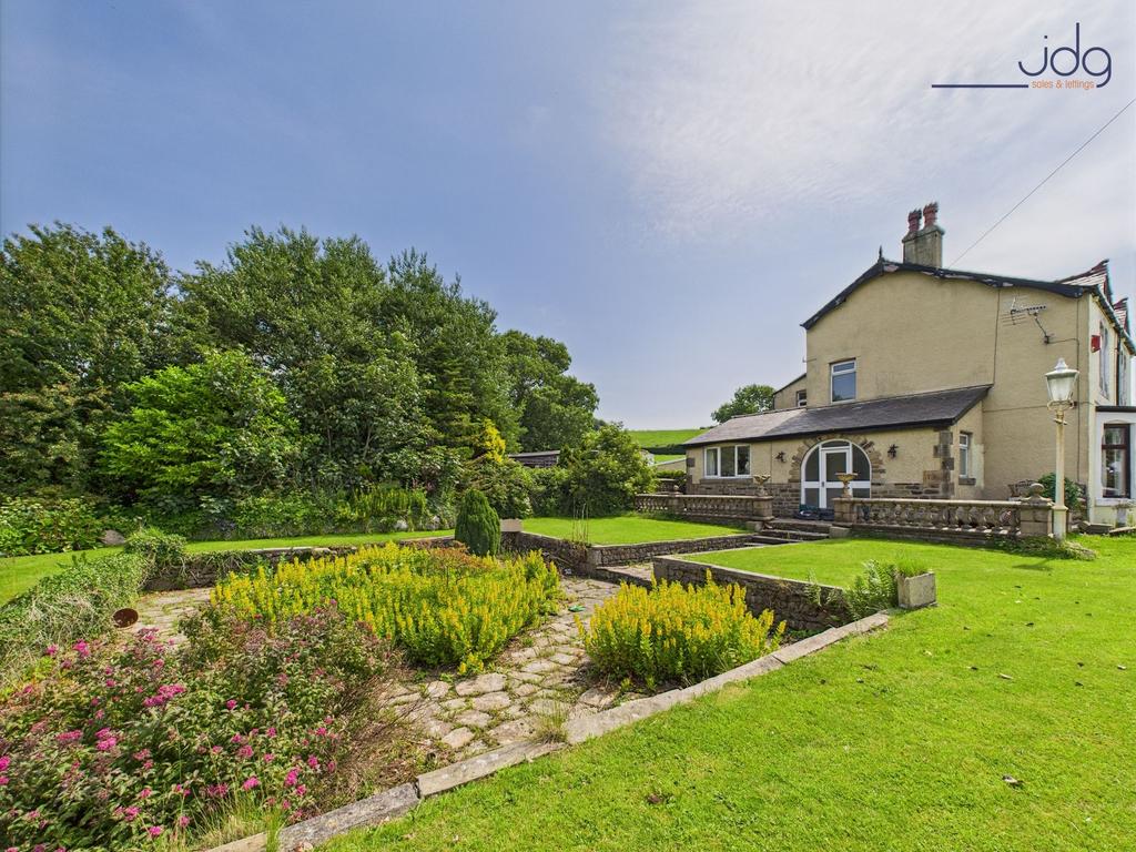 Welcome to Melldore, front of property gardens