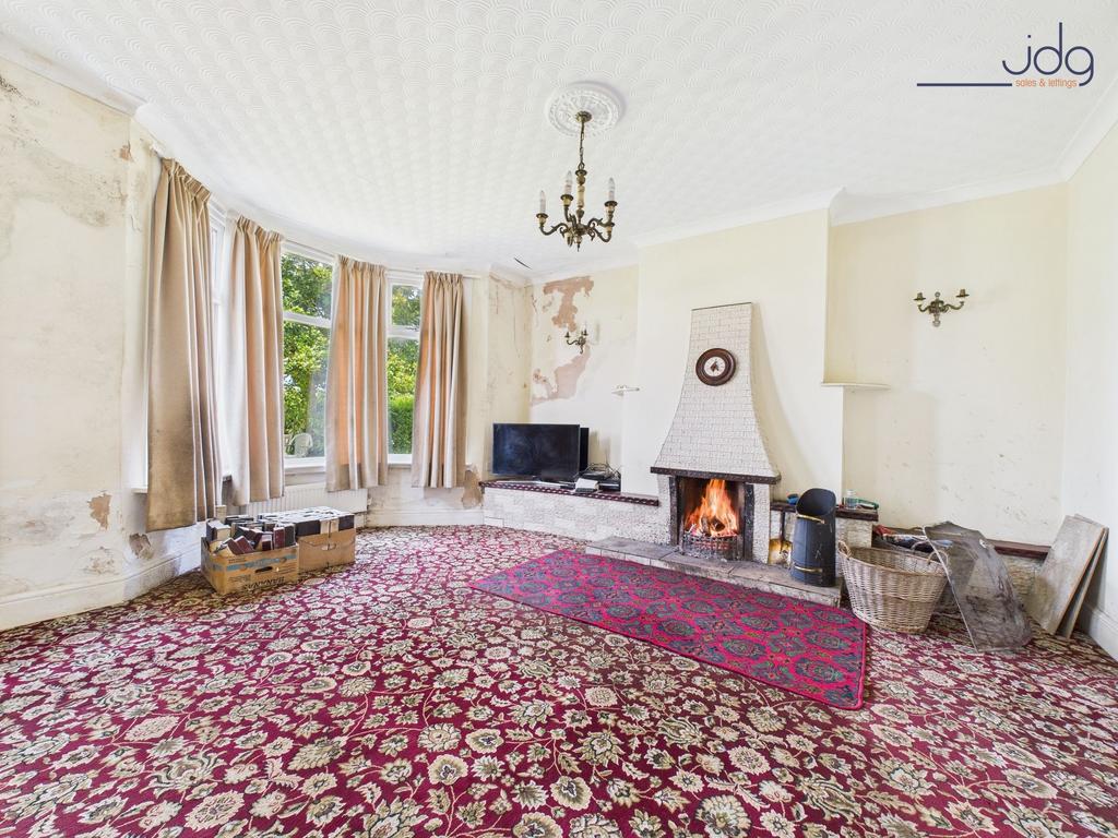 Cosy Open plan Living Dining with Log Fire